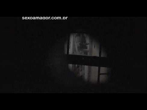 ❤️ Блонди ба таври махфӣ аз ҷониби як сайёҳи ҳамсоя, ки паси хиштҳои холӣ пинҳон шудааст, сабт мешавад ☑ Синси босифат дар мо ❌