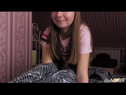 ❤️ Blondie БФФ-и худро амиқ мехӯрад ва дар даҳони худ кончатро мегирад ☑ Синси босифат дар мо ❌